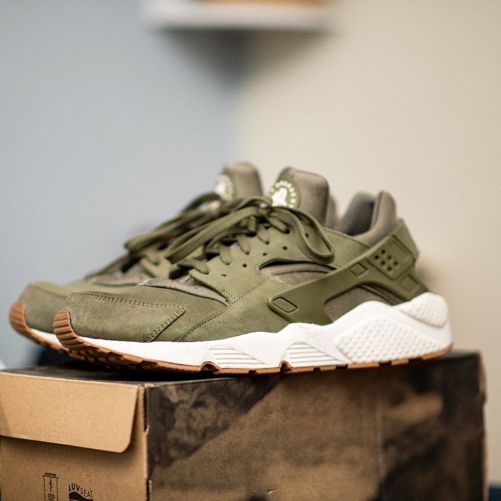 Nike Huarache Olive Green w/ Gum Sole Size 13